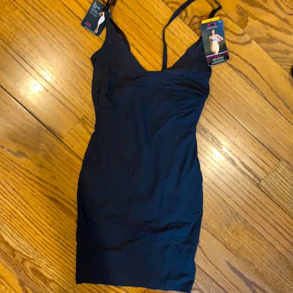 Maidenform Other - Maidenform black Sz Small Sleek Smoothers